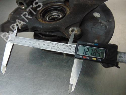 Left front steering knuckle MITSUBISHI CARISMA Saloon (DA_)  | BP19195428M25 