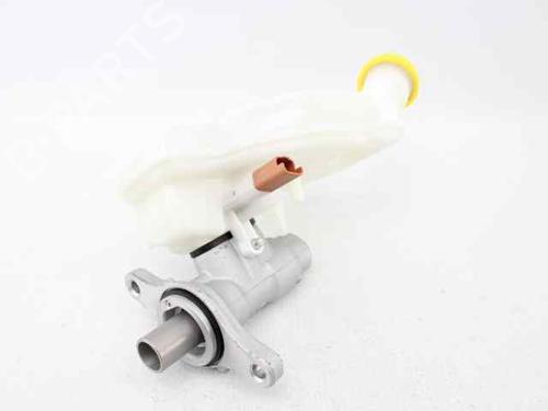 Used Brake master cylinder CITROËN C3 III (SX) 1.2 VTi 82 (82 hp) 32100832