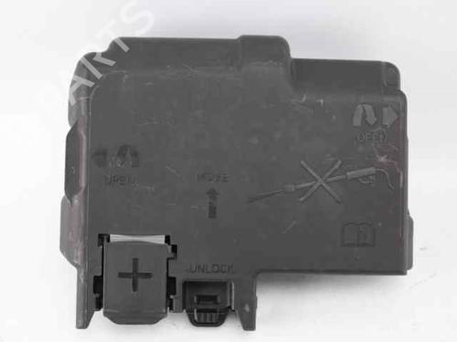 Used Fuse box Fuse box 38077884 38077884