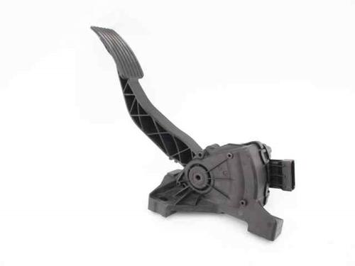 Used Pedal MITSUBISHI COLT VI (Z3_A, Z2_A) 1.1 (Z31A, Z32A) (75 hp) 30048173