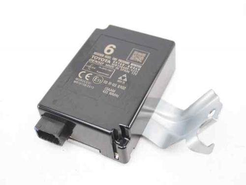 Used Electronic module TOYOTA YARIS (_P13_) 1.5 (NSP131_) (112 hp) 19228811