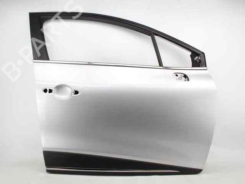 right-front-door-renault-clio-iv-grandtour-kh_-2012-2013-2014-2015-2016-2017-2018-2019-2020-2021-31936113 main image