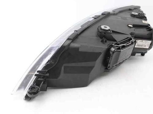 Right headlight SEAT LEON (5F1) 1.4 TSI | BP29902449C29