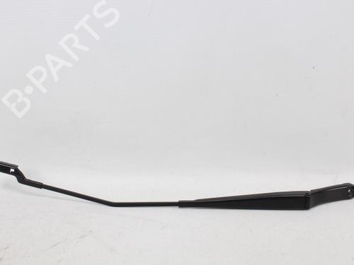 Used Front windshield wiper arm VW GOLF VII (5G1, BQ1, BE1, BE2) 1.0 TSI (115 hp) 21198535