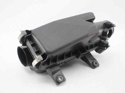 Used Air filter box TOYOTA YARIS (_P13_) 1.3 (NSP130_, NSP130) (99 hp) 19245299