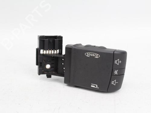 Used Switch RENAULT MEGANE II (BM0/1_, CM0/1_) 1.5 dCi (BM0F, BM0T, BM2B, CM0F, CM0T) (82 hp) 19207563