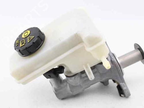 Brake master cylinder SKODA OCTAVIA III Combi (5E5, 5E6) 1.6 TDI | BP25828307M77 