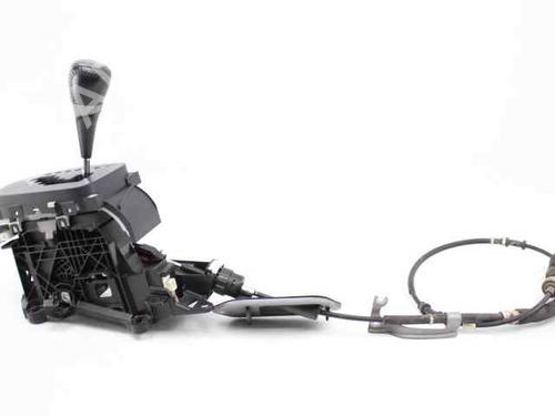 Used Gear lever TOYOTA YARIS (_P13_) 1.5 Hybrid (NHP130_, NHP130) (101 hp) 19226604