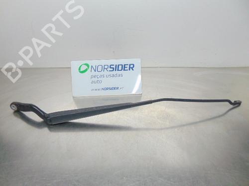 Used Front windshield wiper arm FORD FIESTA V (JH_, JD_) 1.4 TDCi (68 hp) 19197429