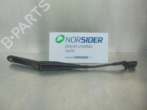 Used Front windshield wiper arm FORD FIESTA VI (CB1, CCN) 1.4 TDCi (68 hp) 19194477