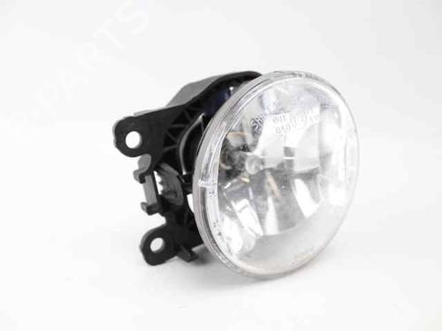 right-front-fog-light-renault-megane-iv-grandtour-k9amn_-2016-34333945 main image