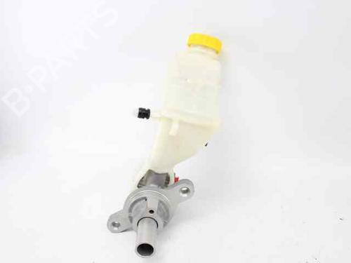 Used Brake master cylinder FIAT 500L (351_, 352_) 1.6 D Multijet (199LYD1B) (105 hp) 33059997