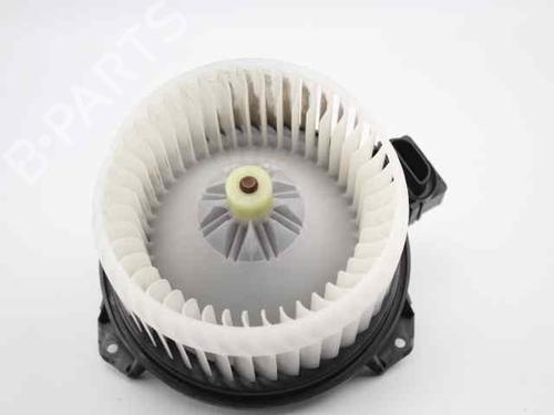 Used Heater blower motor TOYOTA YARIS (_P13_) 1.0 (KSP130_, KSP130) (69 hp) 19235985