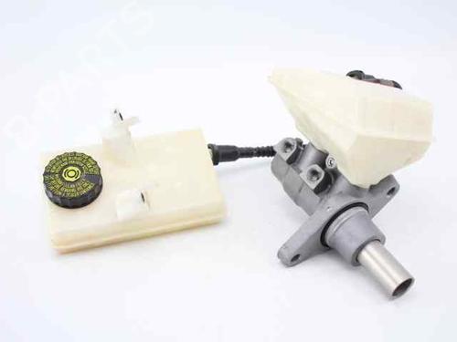 Used Brake master cylinder PEUGEOT 3008 I MPV (0U_) 2.0 HDi 150 / BlueHDi 150 (150 hp) 19236317