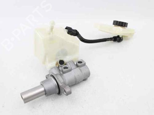 Used Brake master cylinder PEUGEOT 308 SW II (LC_, LJ_, LR_, LX_, L4_) 1.6 BlueHDi 120 (120 hp) 30448297