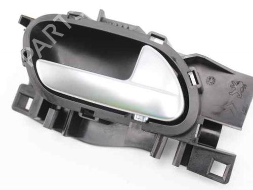 Used Front right interior door handle PEUGEOT 208 I (CA_, CC_) 1.4 HDi (68 hp) 19223071