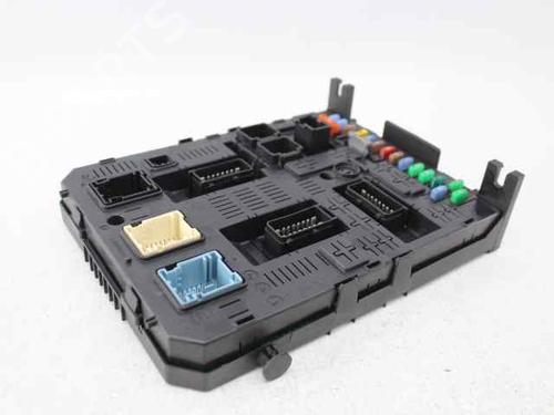 Used Fuse box Fuse box 37062794 37062794