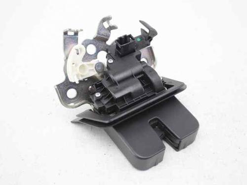 Used Tailgate lock AUDI A3 Sportback (8VA, 8VF) 1.6 TDI (110 hp) 21200204