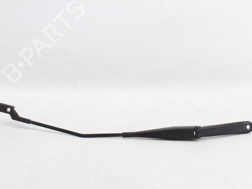 Used Front windshield wiper arm FORD FIESTA VI (CB1, CCN) [2008-2017]  19208515
