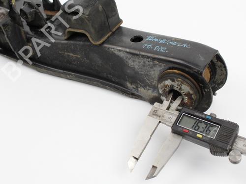 Right front suspension arm TOYOTA HIACE IV Bus (_H1_) 2.4 D (LH100, LH110, LH104, LH114) | BP21198301M13 