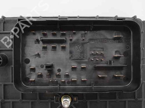 Fuse box VW PASSAT B6 (3C2) 1.6 TDI | BP21200371E1 