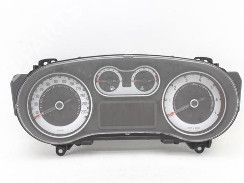 instrument-cluster-fiat-500l-351_-352_-2012-40554541 main image