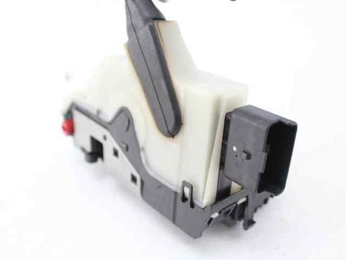 Rear left lock PEUGEOT 2008 I (CU_) 1.2 VTi | BP23201497C100