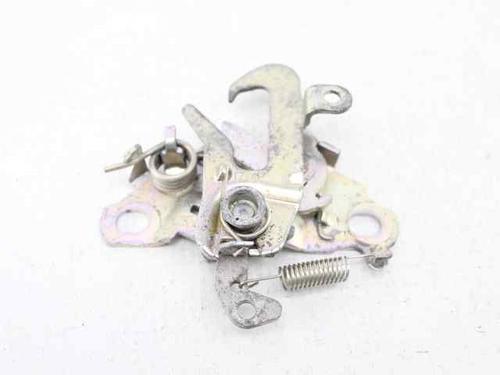 Used Hood lock CITROËN C3 III (SX) 1.2 VTi 82 (82 hp) 32100827