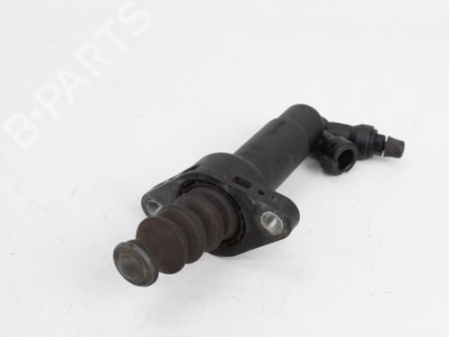 Clutch slave cylinder SKODA OCTAVIA I (1U2) 1.9 TDI | BP19204925M113 