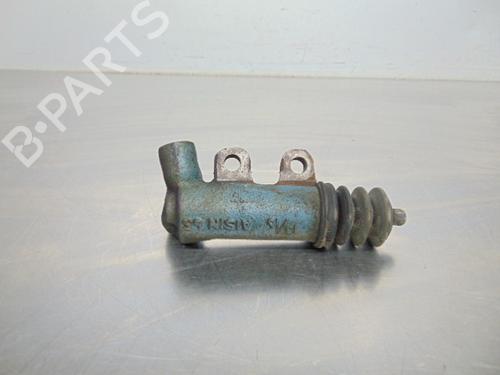Clutch slave cylinder TOYOTA YARIS (_P1_) 1.0 (SCP10_, SCP10R) | BP19199381M113 