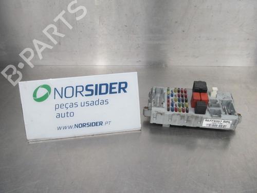 Used Fuse box FIAT PUNTO (188_) 1.2 60 (188.030, .050, .130, .150, .230, .250) (60 hp) 19197621