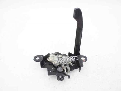 Used Hood lock TOYOTA YARIS (_P13_) 1.3 (NSP130_, NSP130) (99 hp) 19245297