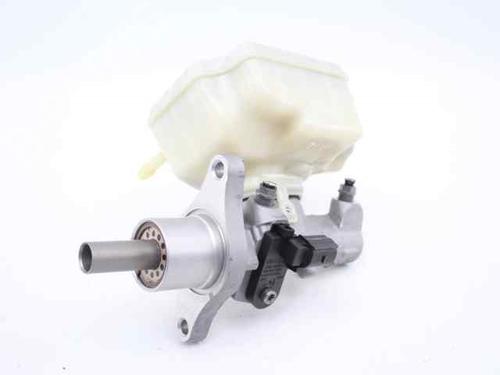 Used Brake master cylinder VW GOLF VI (5K1) 1.6 TDI (105 hp) 21200044