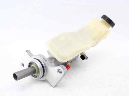 Used Brake master cylinder Brake master cylinder TOYOTA COROLLA Saloon (_E12_) 1.4 D-4D (NDE120_, NDE120R) (90 hp) 35889387 35889387