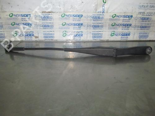 Used Front windshield wiper arm OPEL ASTRA H GTC (A04) 1.3 CDTI (L08) (90 hp) 19185750