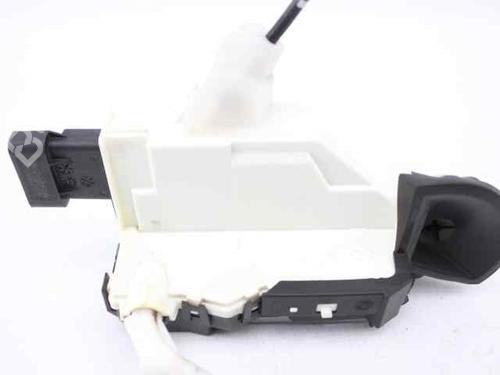 Front left lock PEUGEOT 3008 I MPV (0U_) 1.6 HDi | BP21181339C98 