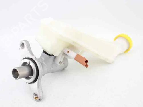 Used Brake master cylinder CITROËN C3 III (SX) 1.2 VTi 82 (82 hp) 30189400