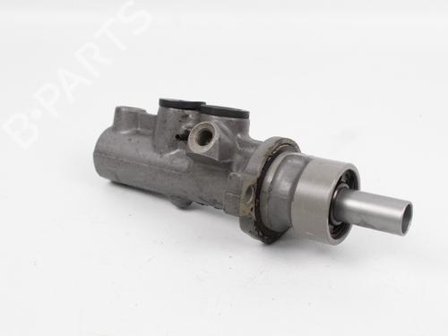 Used Brake master cylinder VOLVO V40 Estate (645) 1.6 (105 hp) 19206838