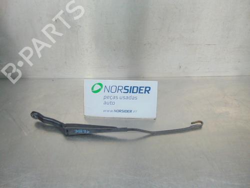 Used Front windshield wiper arm PEUGEOT 206 Hatchback (2A/C) 1.4 HDi eco 70 (68 hp) 19197942