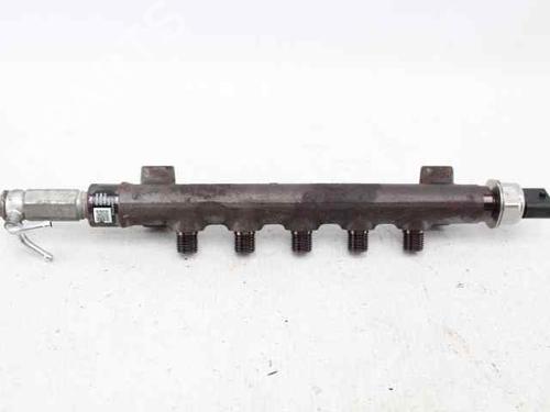 Used Injection rail Injection rail 39012571 39012571