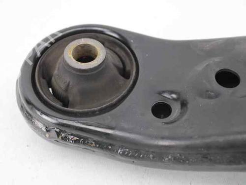 Right front suspension arm TOYOTA AURIS (_E18_) 1.8 Hybrid (ZWE186_, ZWE186R) | BP19225715M13 