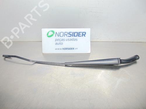 Used Front windshield wiper arm VOLVO S60 I (384) 2.0 T (180 hp) 19198377