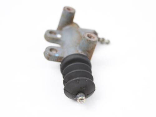 Clutch slave cylinder TOYOTA YARIS (_P9_) 1.0 VVT-i (KSP90_, KSP90R) | BP19215196M113 