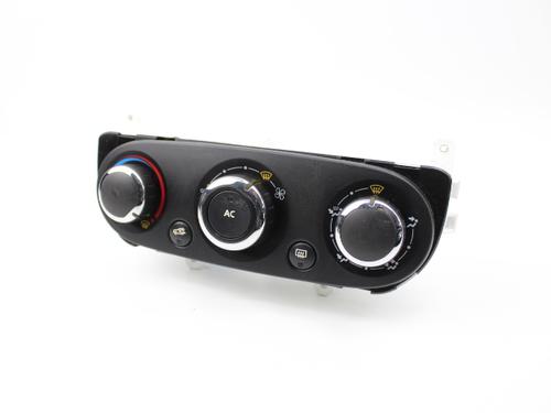 Used Climate control RENAULT CLIO IV Grandtour (KH_) 1.5 dCi 90 (KHN3, KHN4) (90 hp) 19212738