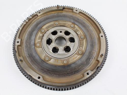 Used Flywheel VW GOLF VII (5G1, BQ1, BE1, BE2) 1.0 TSI (115 hp) 21198563