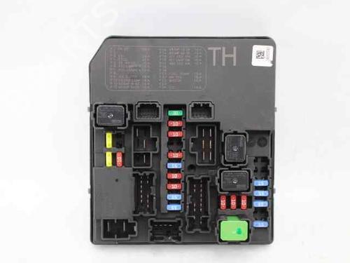 Used Fuse box Fuse box 38182554 38182554