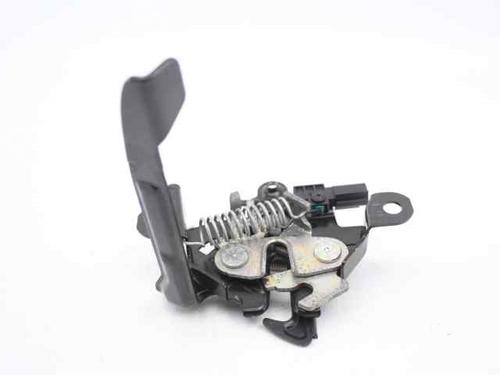 Used Hood lock TOYOTA YARIS (_P13_) 1.3 (NSP130_, NSP130) (99 hp) 19238919