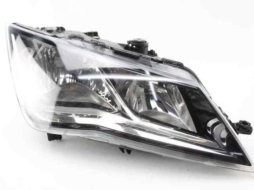 Right headlight SEAT LEON (5F1) 1.4 TSI | BP29902449C29