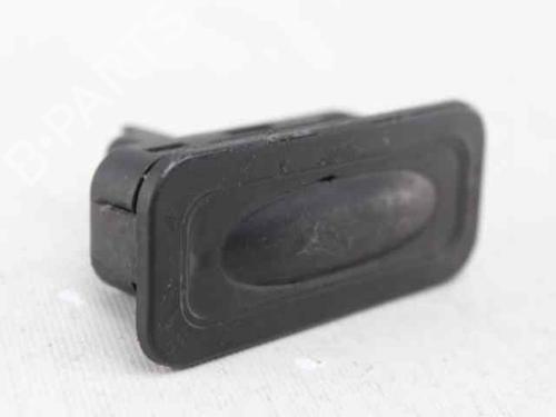 Used Tailgate handle Tailgate handle RENAULT MEGANE III Grandtour (KZ0/1) 1.5 dCi (KZ09, KZ0D, KZ1G, KZ29, KZ14, KZ1W, KZ10, KZ1F,... (110 hp) 34711112 34711112
