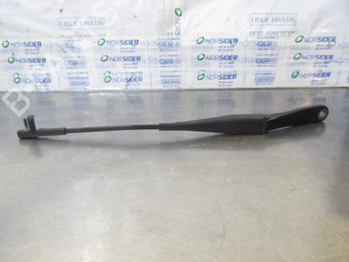 Used Front windshield wiper arm OPEL ASTRA H (A04) 1.7 CDTI (L48) (100 hp) 19184169